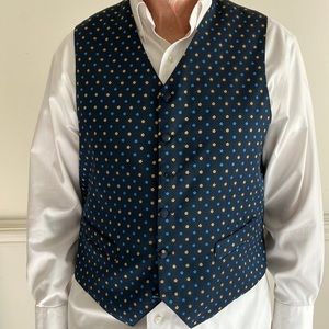 Elegant Men’s or unisex vest with floral design. Made in France. Good condition